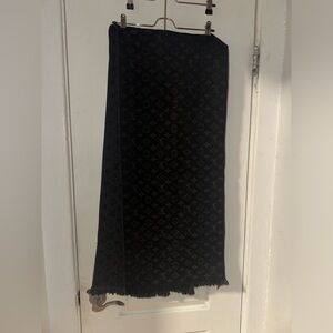 Louis Vuitton Black Monogram Scarf